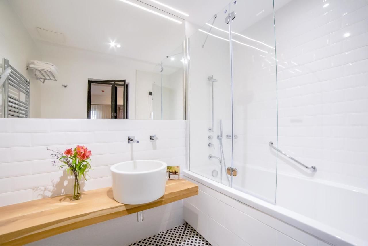 Отель Caro Hotel Бухарест-13