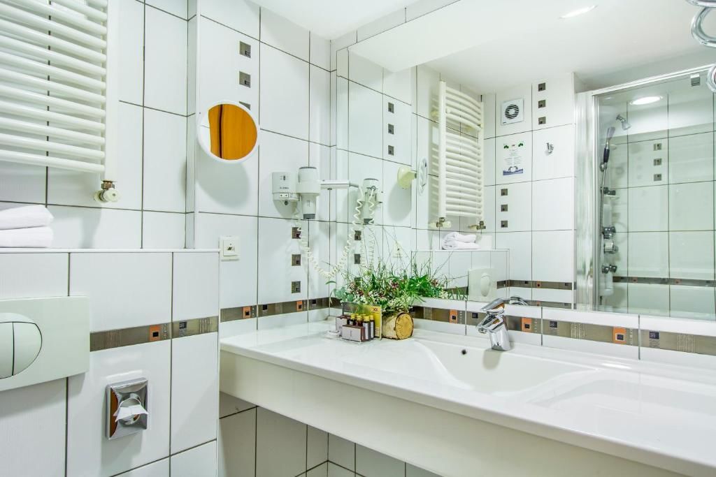 Отель Caro Hotel Бухарест-53