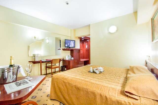 Отель Caro Hotel Бухарест-49